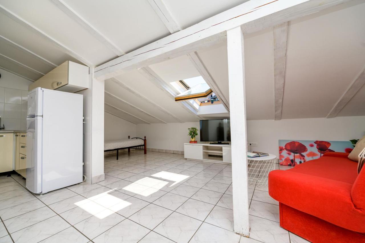 House Rosa Lejlighed Mali Lošinj Eksteriør billede