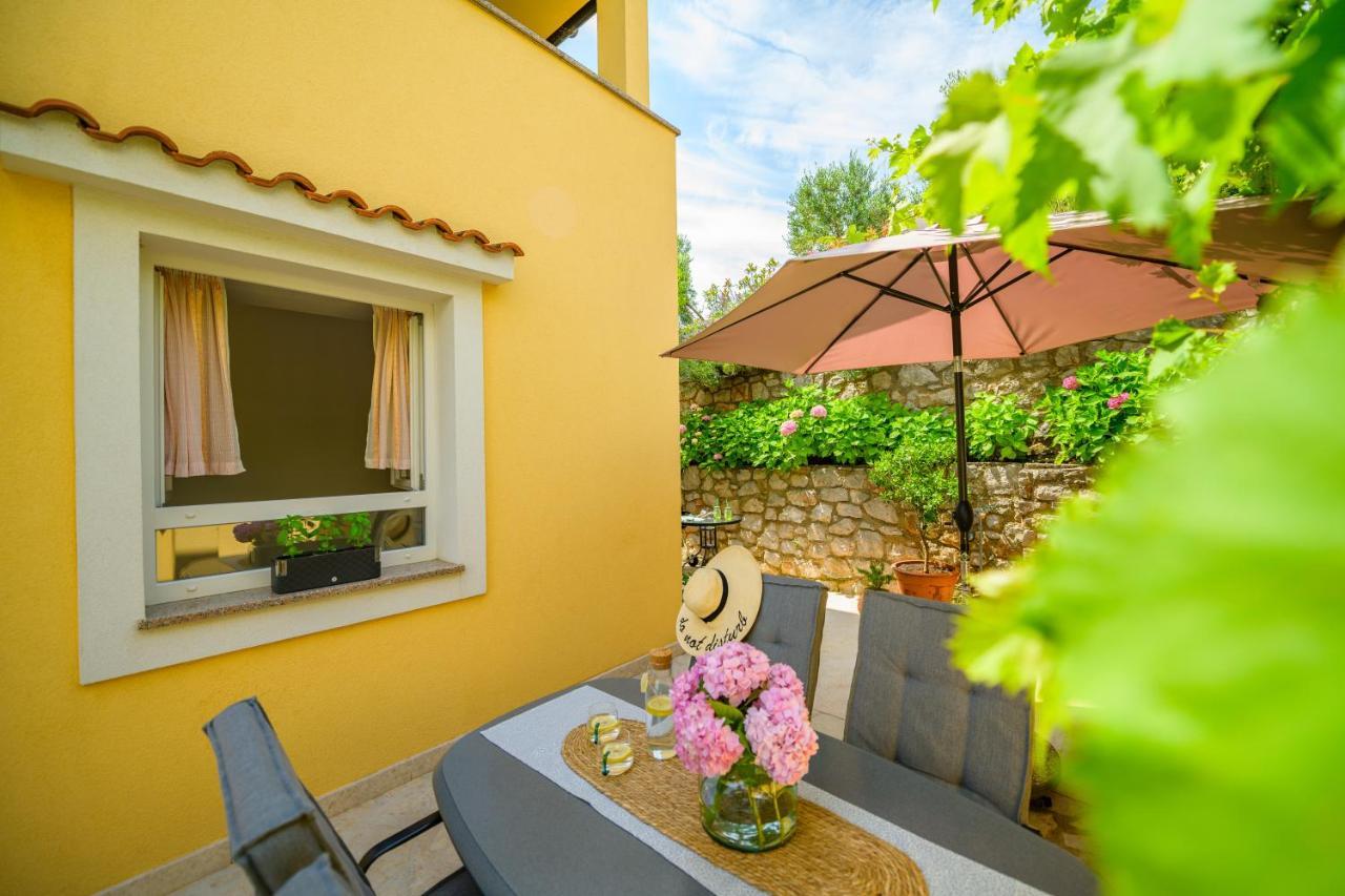 House Rosa Lejlighed Mali Lošinj Eksteriør billede